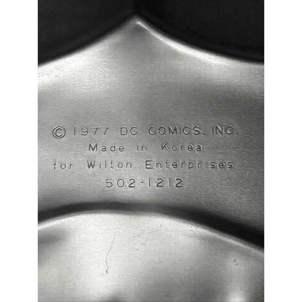 Wilton Super‎ Hero Cake Pan - 1977 Vintage DC Comics - Makes Superman Or Batman